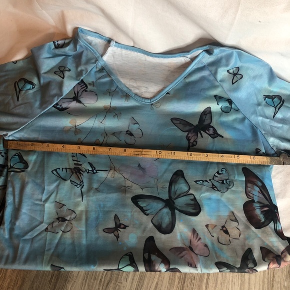 Butterflies Printed V Neck Long Sleeve Tunic NEW!! - Picture 2 of 5
